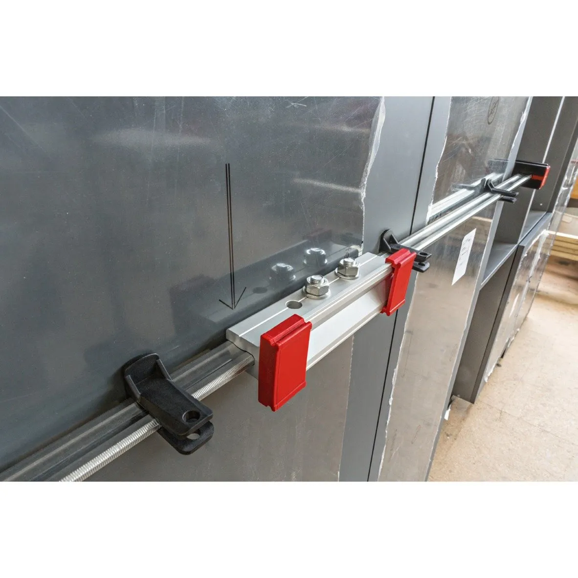 BESSEY REVO KRE602K LIJMKLEM (ROOD/ZWART)